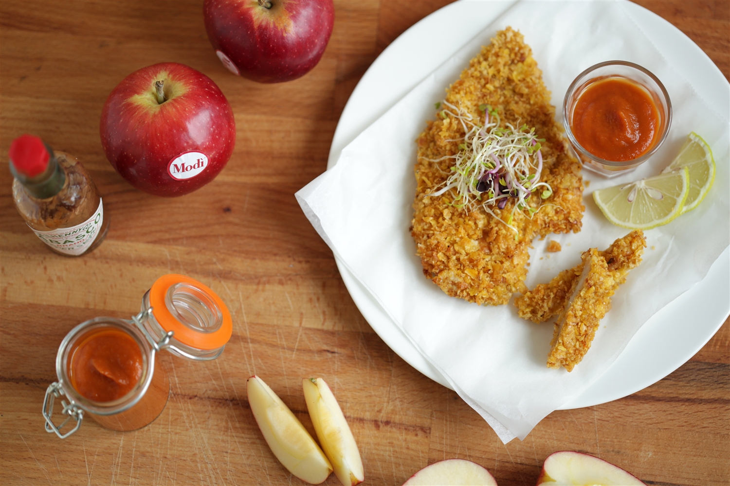 Knuspriges Hähnchen mit Cornflakes und Apfel-Tomaten Ketchup | Modì® Apple